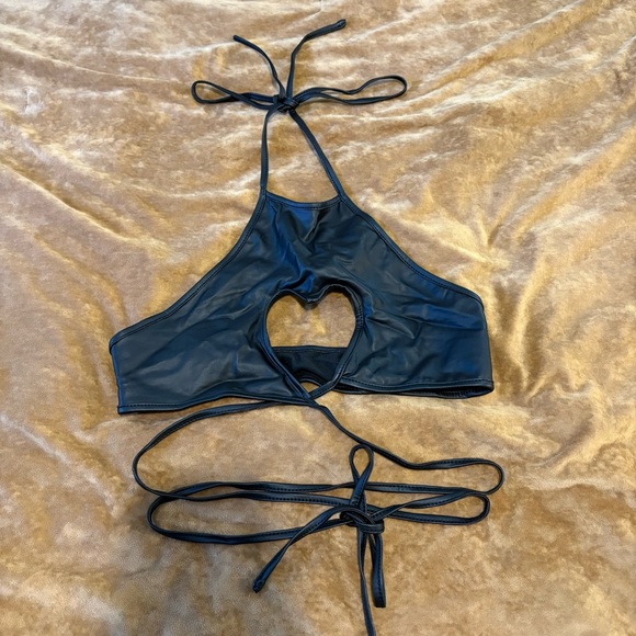 NWOT SHEIN ICON Metallic Heart-Shaped Hollow-Out Cross-Tied Halter Top - Picture 4 of 6